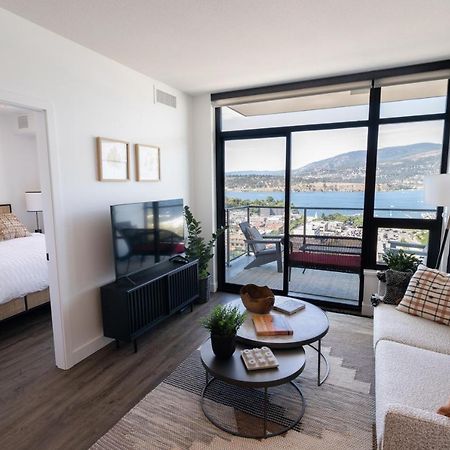Awesome View 21 Two Bedroom One Bath Downtown Lake View Near Beach Kelowna Eksteriør billede