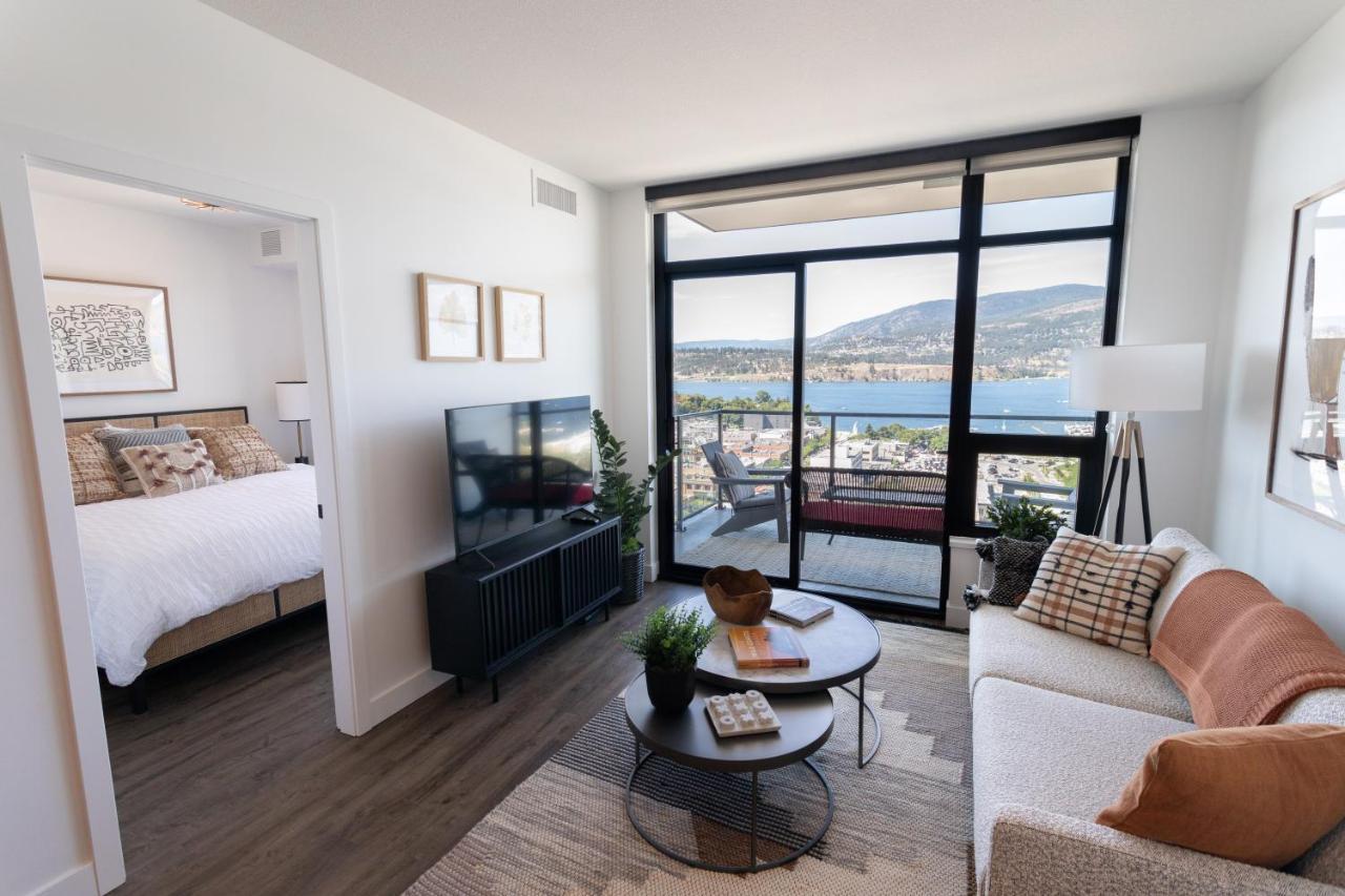 Awesome View 21 Two Bedroom One Bath Downtown Lake View Near Beach Kelowna Eksteriør billede