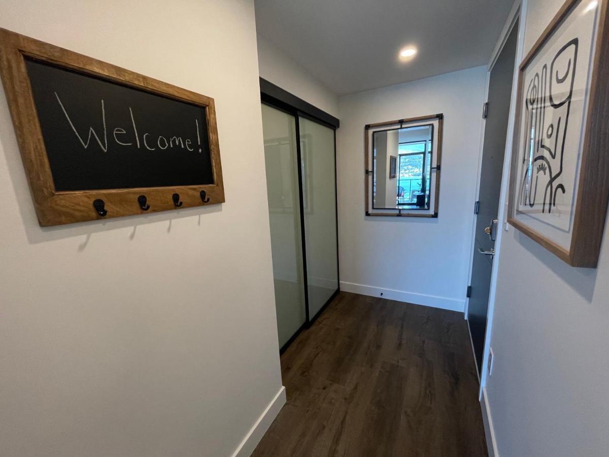 Awesome View 21 Two Bedroom One Bath Downtown Lake View Near Beach Kelowna Eksteriør billede