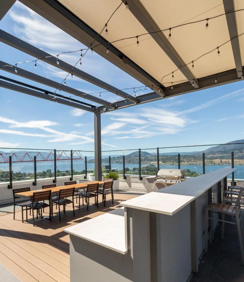 Awesome View 21 Two Bedroom One Bath Downtown Lake View Near Beach Kelowna Eksteriør billede