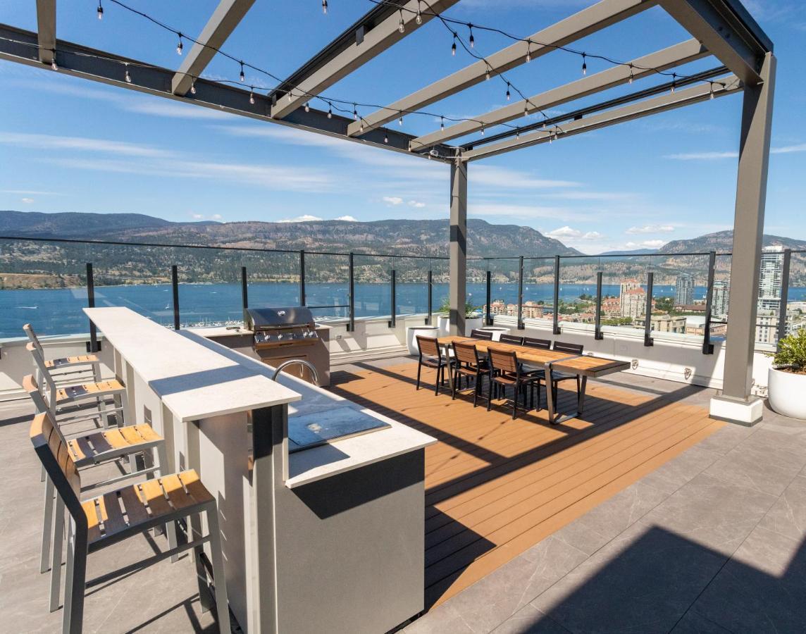 Awesome View 21 Two Bedroom One Bath Downtown Lake View Near Beach Kelowna Eksteriør billede