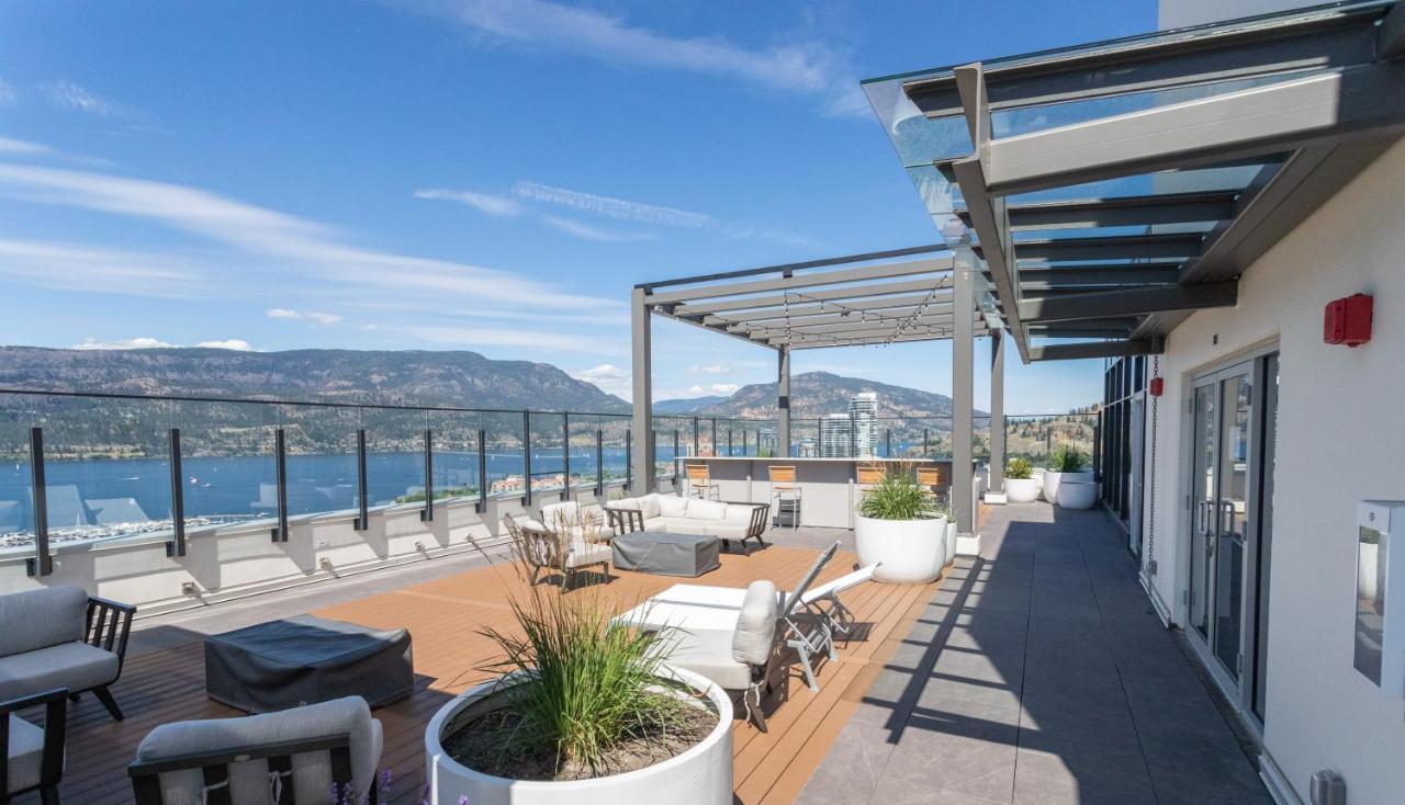 Awesome View 21 Two Bedroom One Bath Downtown Lake View Near Beach Kelowna Eksteriør billede